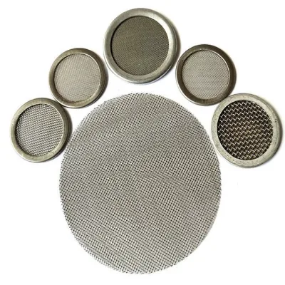 Disque filtrant de frittage de poudre métallique de plaque de titane fritté poreux de diverses dimensions pour l'aérateur de disque de disques de filtre à eau